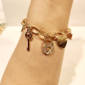 Charm Chain Bracelet. Love Letter  Initial Pendant. Stainless steel, Gold plated